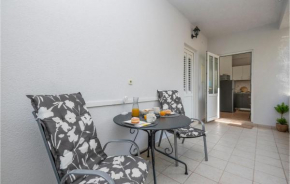 Nice Apartment In Baska Voda With Kitchen